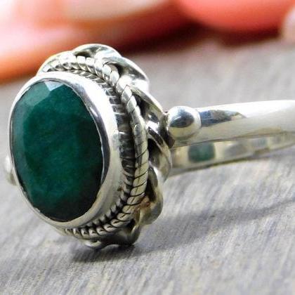 Emerald Ring,solid 925 Sterling Silver Gemstone..