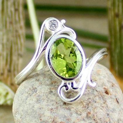 Lovely Natural Peridot Ring,solid 925 Sterling..