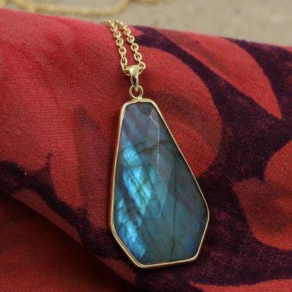 Refracted Fire Labradorite Necklace,bold Pendant..