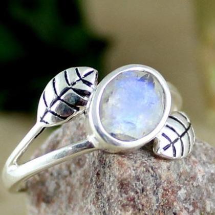 Lovely Designer Moonstone Silver Ring,midi..