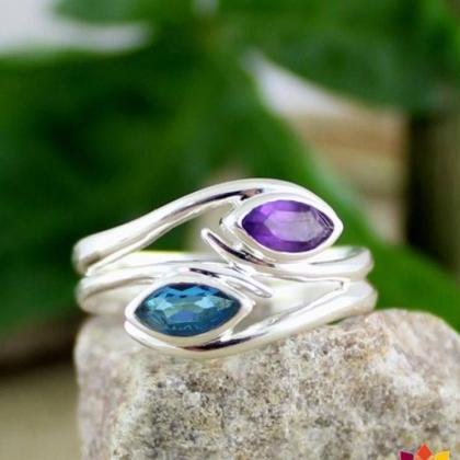 Lovely Swiss Blue Topaz Ring,sleek,two Stone..