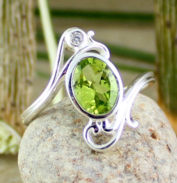 Lovely Natural Peridot Ring,solid 925 Sterling Silver Jewelry,genuine Gemstone August Birth Stone Gift,promise Ring,gift For Your Daughter